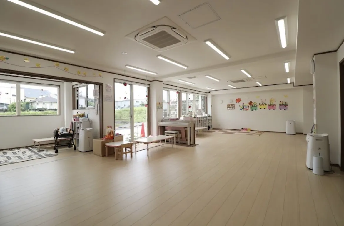 明るく広い深井がじゅまる保育園の保育室